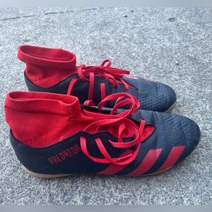 Adidas Predator indoor soccer shoe - size 8.5